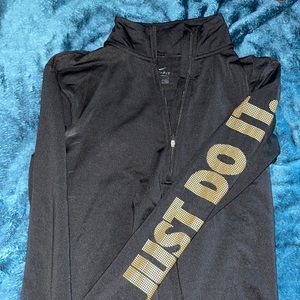 Nike Dri-fit pullover